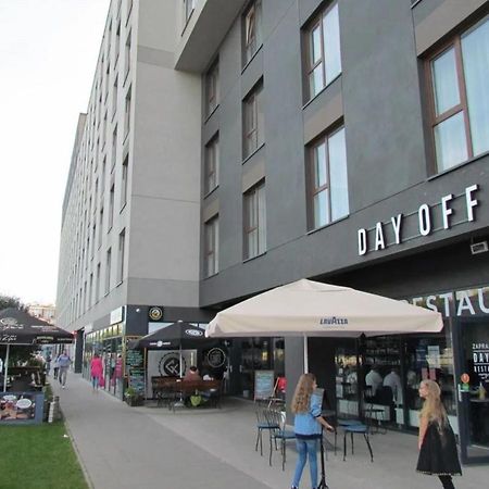 Apartament W Warszawie Dedykowany Parking Podziemny W Cenie, Wifi, Blisko Centrum New Apartment In Warsaw Finished To A High Specification Fitted Out To A High Standard On The 7Th Floor, Wifi, Underground Parking Price Included Exteriör bild