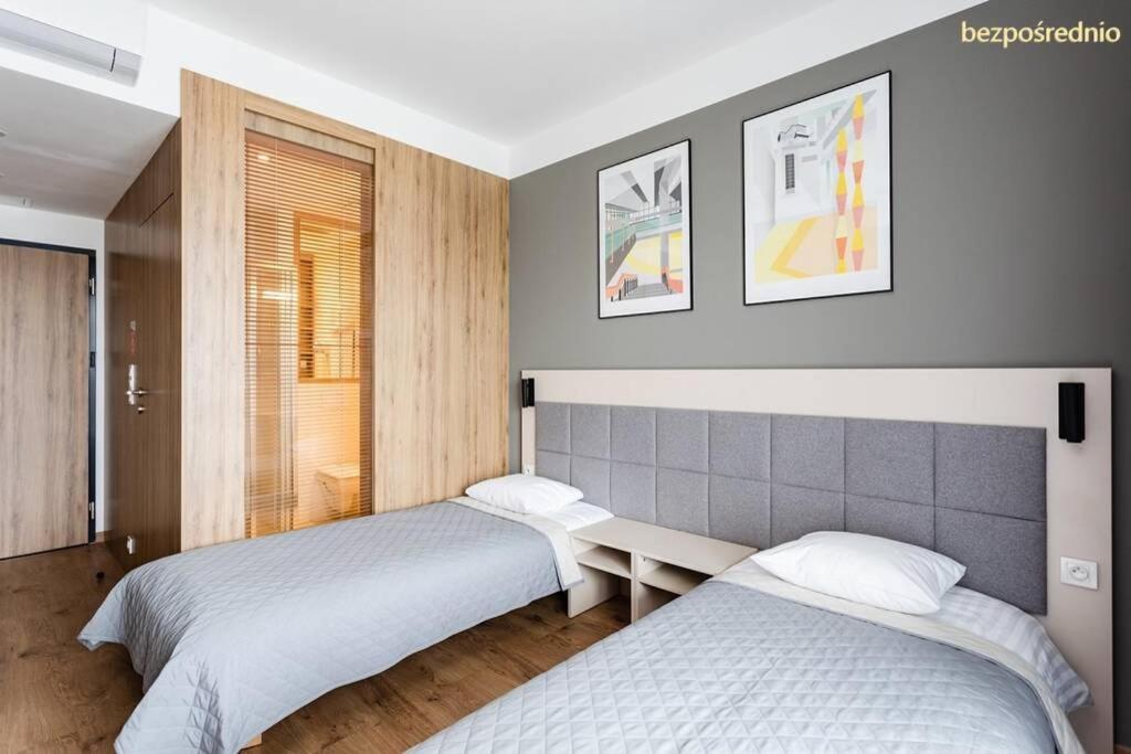 Apartament W Warszawie Dedykowany Parking Podziemny W Cenie, Wifi, Blisko Centrum New Apartment In Warsaw Finished To A High Specification Fitted Out To A High Standard On The 7Th Floor, Wifi, Underground Parking Price Included Exteriör bild
