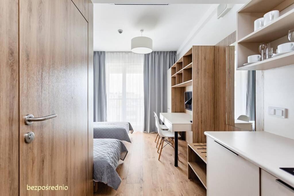 Apartament W Warszawie Dedykowany Parking Podziemny W Cenie, Wifi, Blisko Centrum New Apartment In Warsaw Finished To A High Specification Fitted Out To A High Standard On The 7Th Floor, Wifi, Underground Parking Price Included Exteriör bild