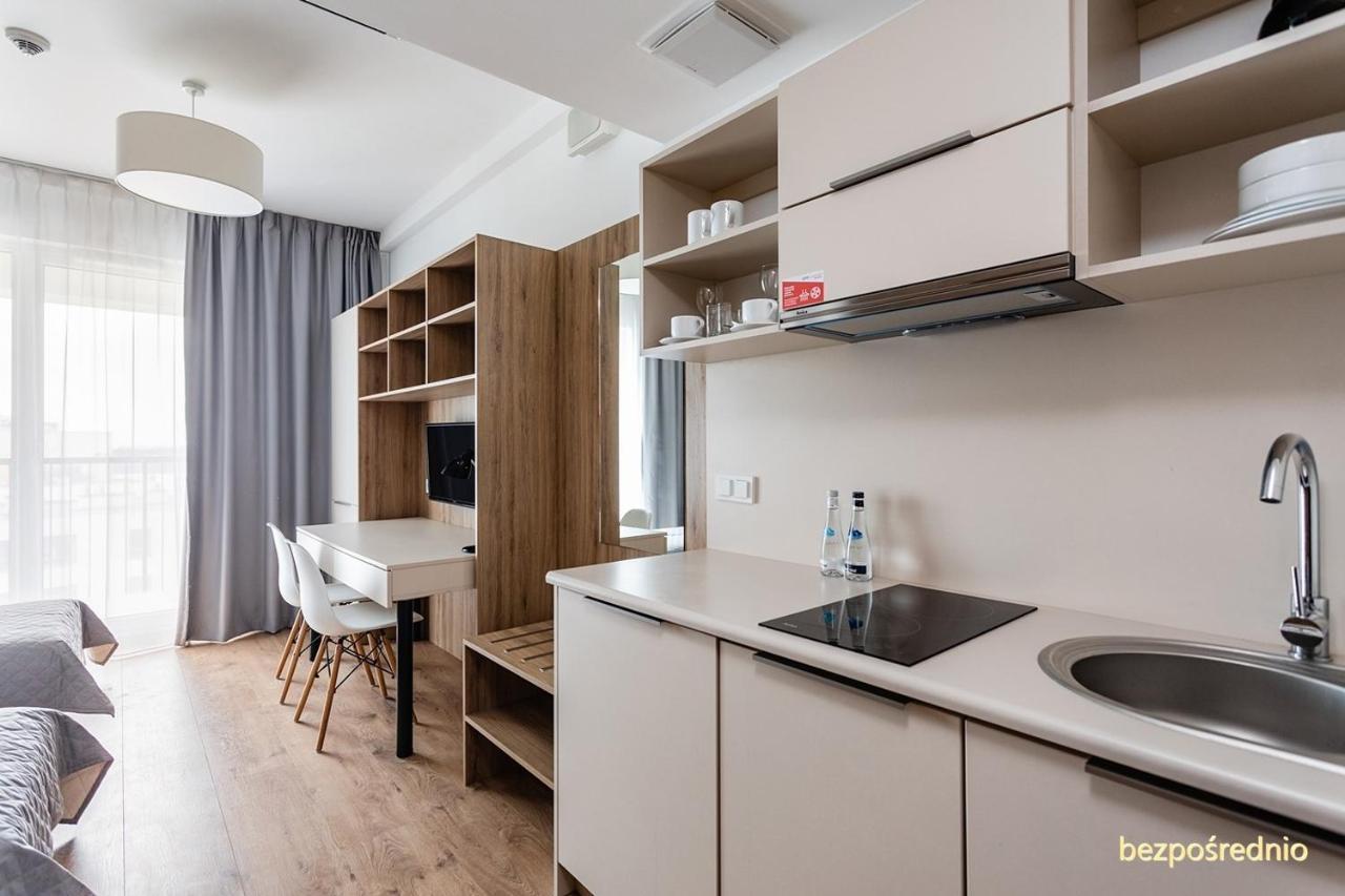 Apartament W Warszawie Dedykowany Parking Podziemny W Cenie, Wifi, Blisko Centrum New Apartment In Warsaw Finished To A High Specification Fitted Out To A High Standard On The 7Th Floor, Wifi, Underground Parking Price Included Exteriör bild