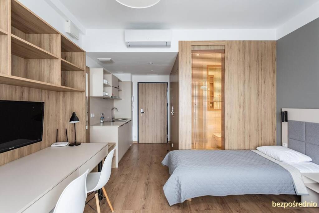 Apartament W Warszawie Dedykowany Parking Podziemny W Cenie, Wifi, Blisko Centrum New Apartment In Warsaw Finished To A High Specification Fitted Out To A High Standard On The 7Th Floor, Wifi, Underground Parking Price Included Exteriör bild