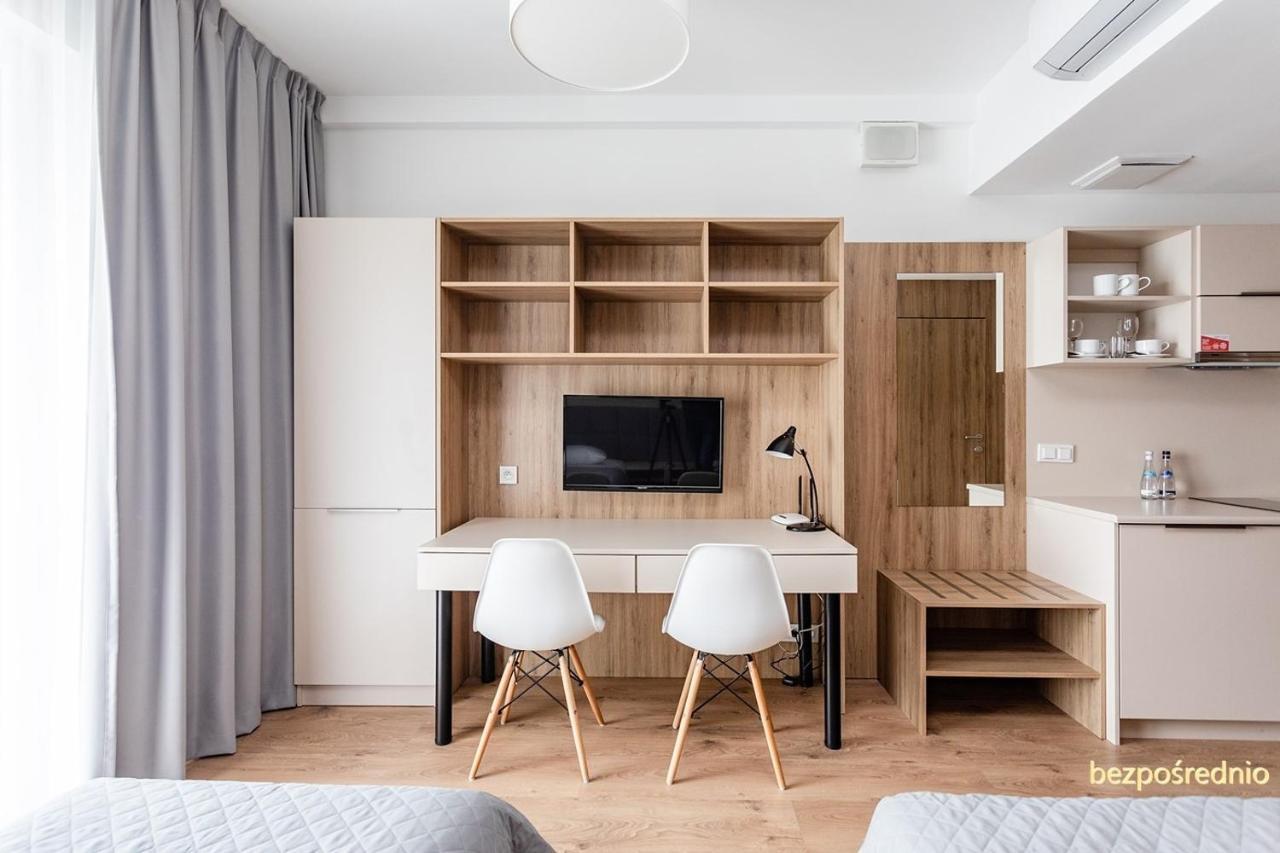 Apartament W Warszawie Dedykowany Parking Podziemny W Cenie, Wifi, Blisko Centrum New Apartment In Warsaw Finished To A High Specification Fitted Out To A High Standard On The 7Th Floor, Wifi, Underground Parking Price Included Exteriör bild